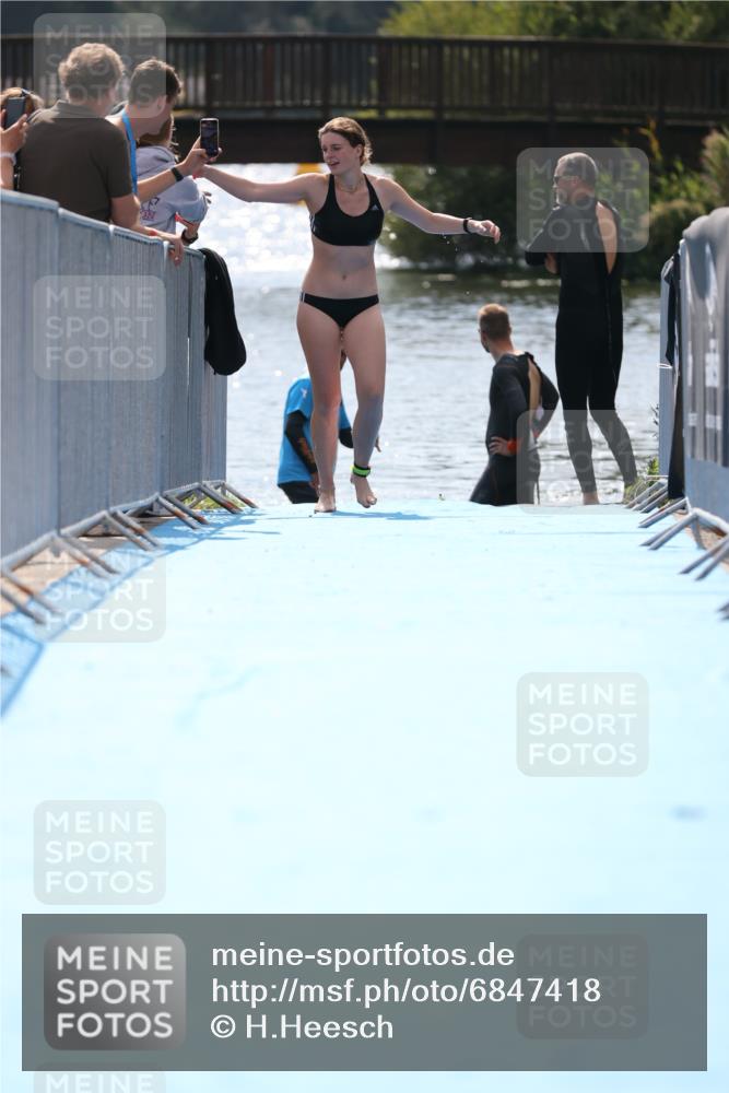 25.08.2024 - Elbe Triathlon Hamburg H.Heesch http://msf.ph/oto/6847418 25.08.2024 14:58:39 Schwimmen  meine-sportfotos.de