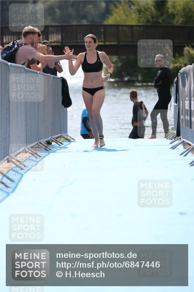 25.08.2024 - Elbe Triathlon Hamburg H.Heesch http://msf.ph/oto/6847446 25.08.2024 14:58:41 Schwimmen  meine-sportfotos.de