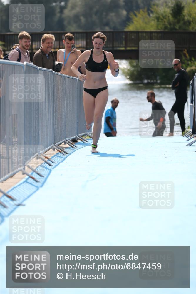 25.08.2024 - Elbe Triathlon Hamburg H.Heesch http://msf.ph/oto/6847459 25.08.2024 14:58:42 Schwimmen  meine-sportfotos.de