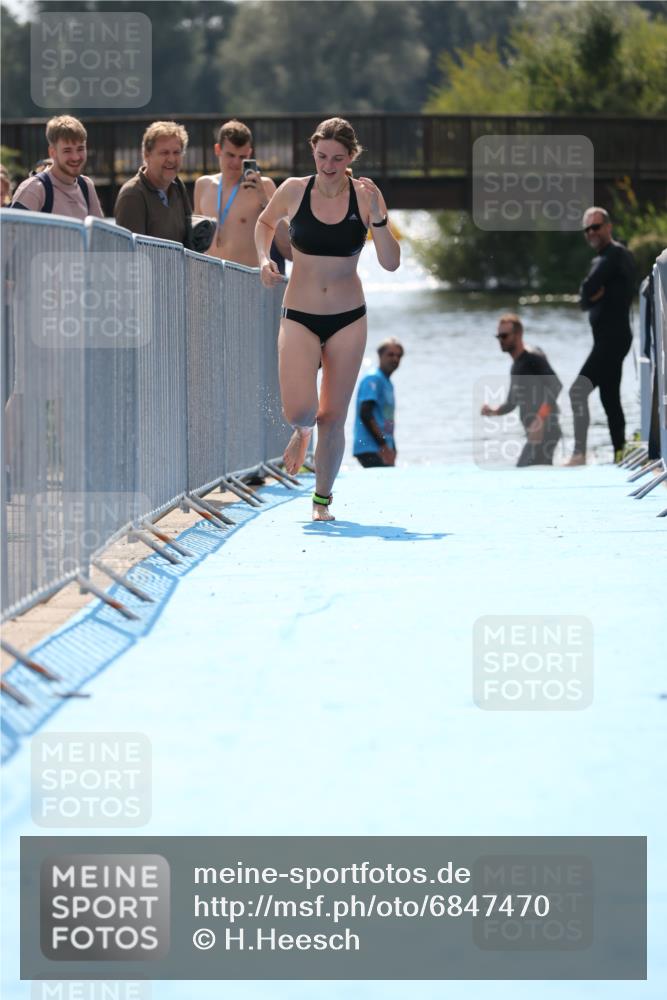25.08.2024 - Elbe Triathlon Hamburg H.Heesch http://msf.ph/oto/6847470 25.08.2024 14:58:42 Schwimmen  meine-sportfotos.de