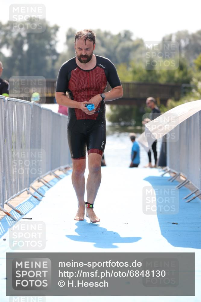 25.08.2024 - Elbe Triathlon Hamburg H.Heesch http://msf.ph/oto/6848130 25.08.2024 15:08:42 Schwimmen  meine-sportfotos.de