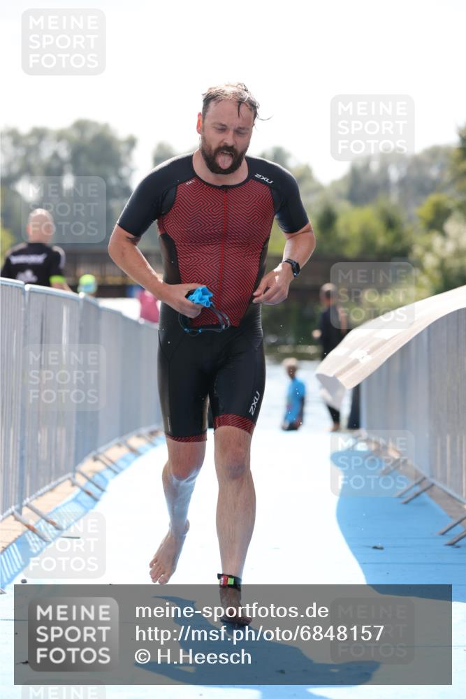 25.08.2024 - Elbe Triathlon Hamburg H.Heesch http://msf.ph/oto/6848157 25.08.2024 15:08:42 Schwimmen  meine-sportfotos.de