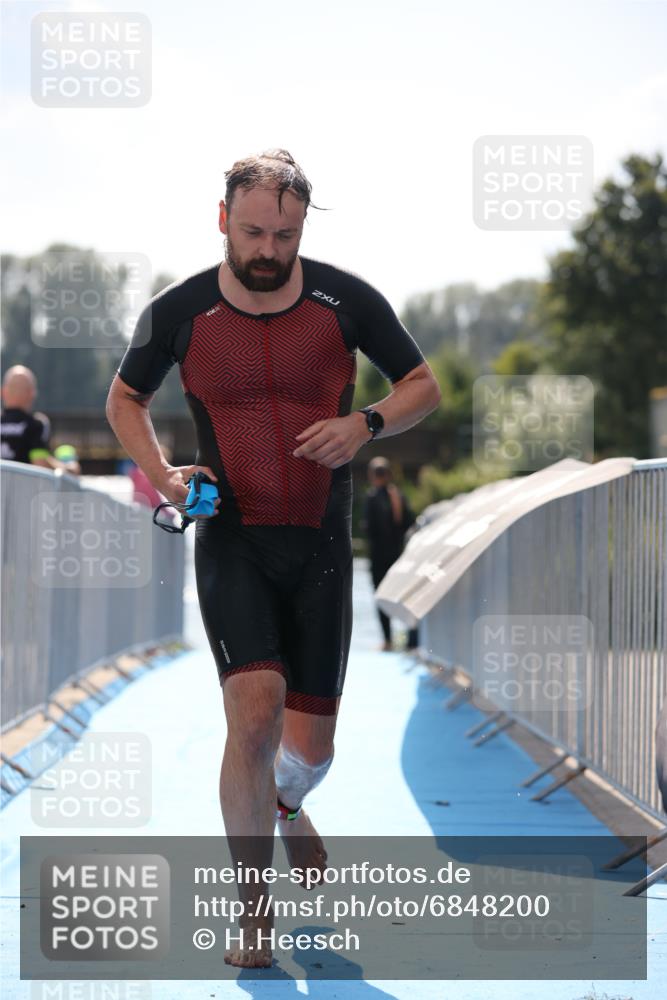 25.08.2024 - Elbe Triathlon Hamburg H.Heesch http://msf.ph/oto/6848200 25.08.2024 15:08:43 Schwimmen  meine-sportfotos.de