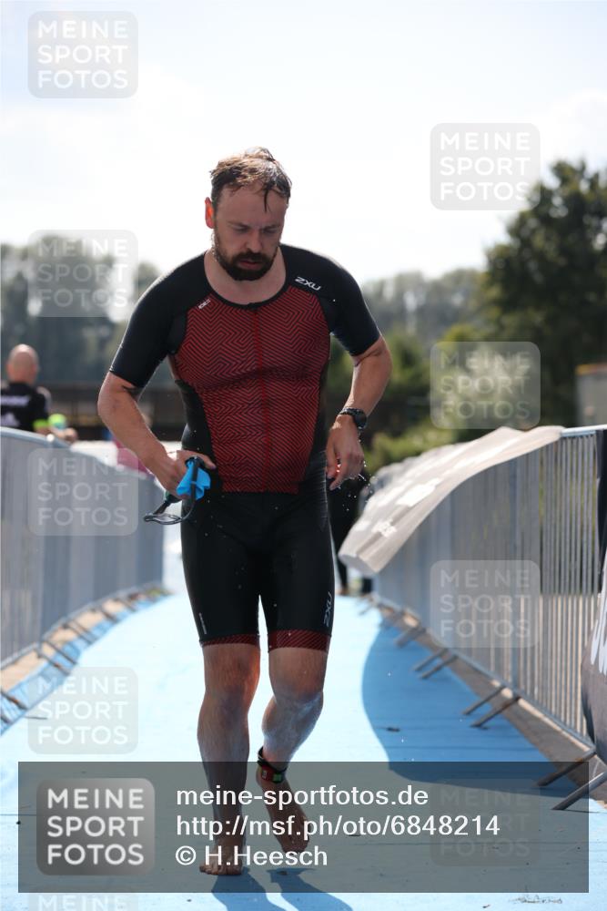 25.08.2024 - Elbe Triathlon Hamburg H.Heesch http://msf.ph/oto/6848214 25.08.2024 15:08:43 Schwimmen  meine-sportfotos.de