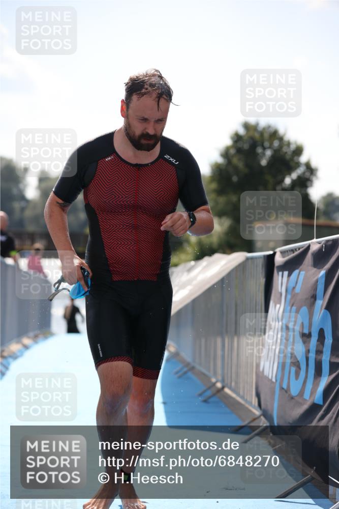 25.08.2024 - Elbe Triathlon Hamburg H.Heesch http://msf.ph/oto/6848270 25.08.2024 15:08:43 Schwimmen  meine-sportfotos.de