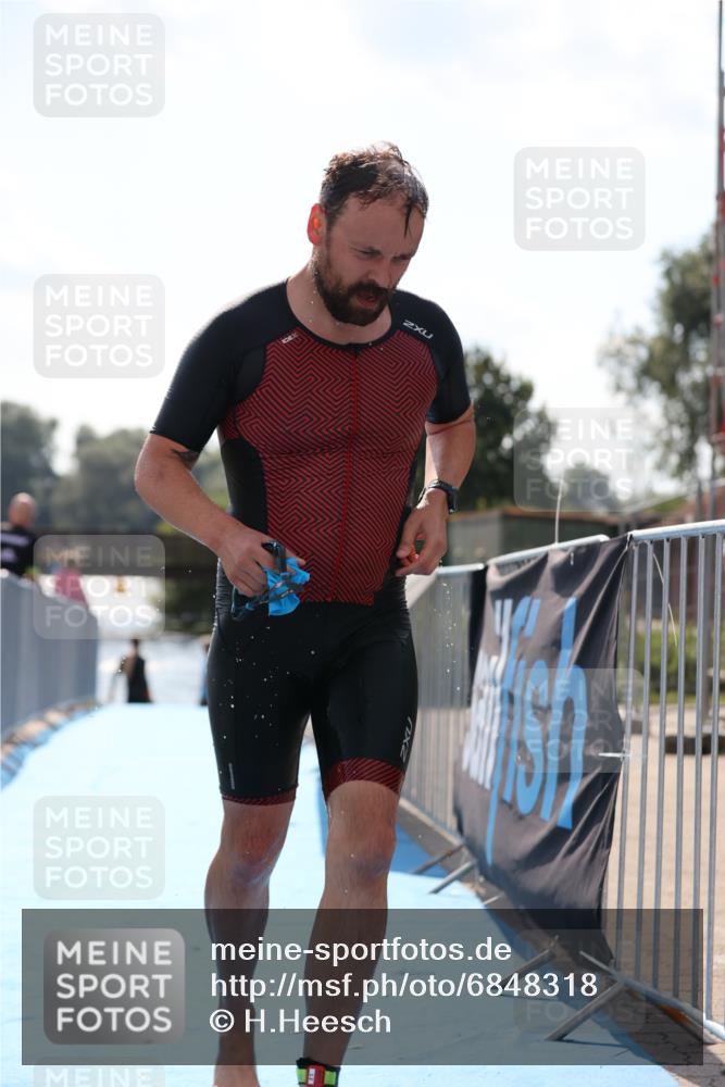 25.08.2024 - Elbe Triathlon Hamburg H.Heesch http://msf.ph/oto/6848318 25.08.2024 15:08:44 Schwimmen  meine-sportfotos.de