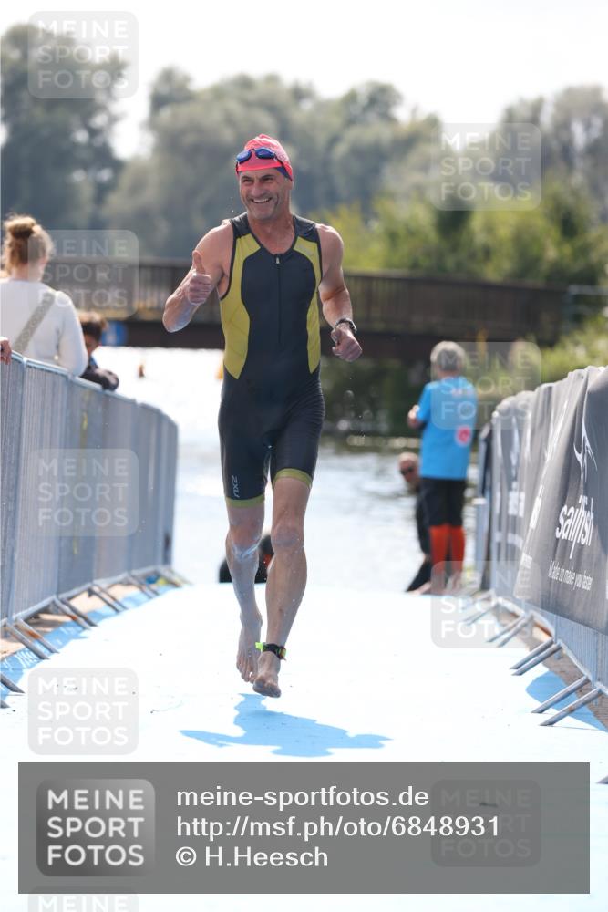25.08.2024 - Elbe Triathlon Hamburg H.Heesch http://msf.ph/oto/6848931 25.08.2024 15:12:19 Schwimmen  meine-sportfotos.de