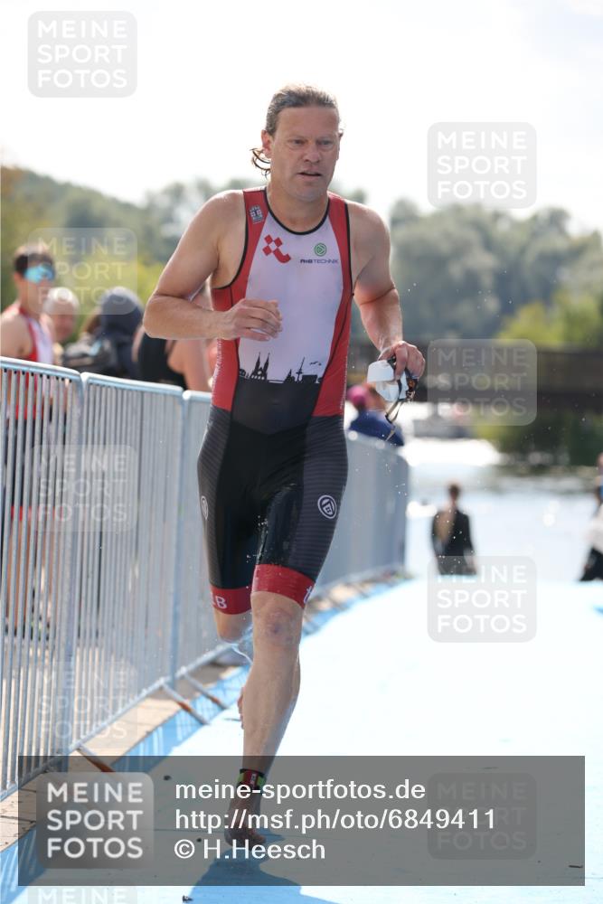 25.08.2024 - Elbe Triathlon Hamburg H.Heesch http://msf.ph/oto/6849411 25.08.2024 15:13:19 Schwimmen  meine-sportfotos.de