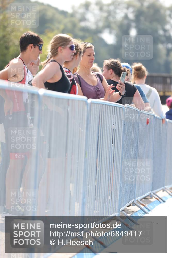 25.08.2024 - Elbe Triathlon Hamburg H.Heesch http://msf.ph/oto/6849417 25.08.2024 15:13:23 Schwimmen  meine-sportfotos.de