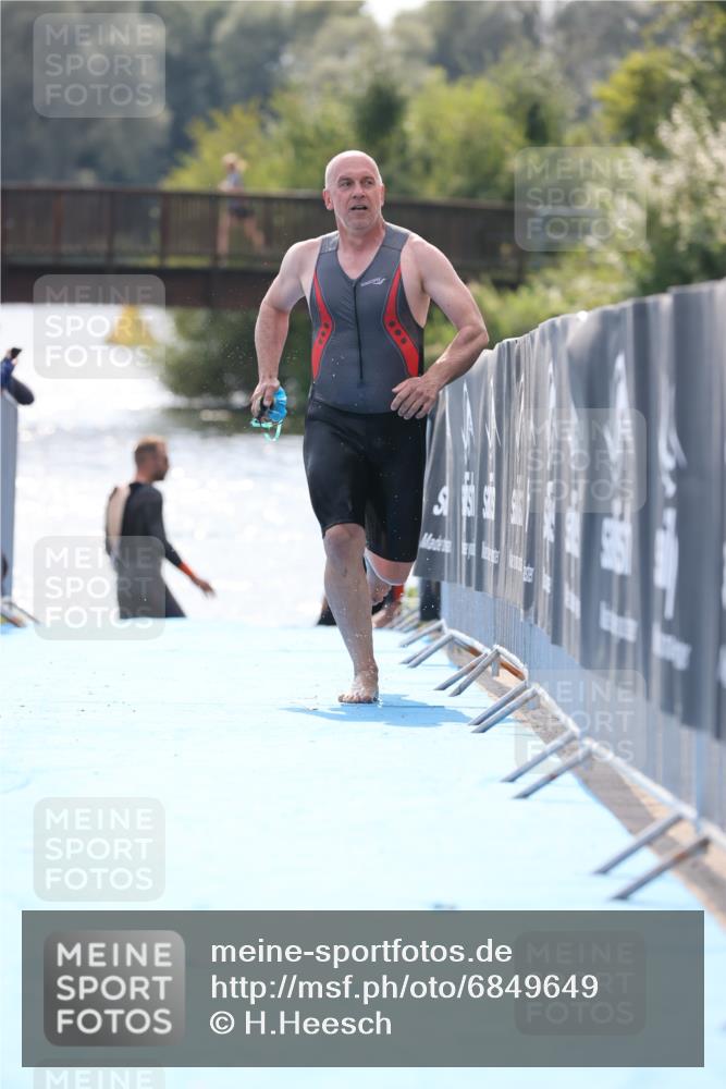25.08.2024 - Elbe Triathlon Hamburg H.Heesch http://msf.ph/oto/6849649 25.08.2024 15:16:00 Schwimmen  meine-sportfotos.de