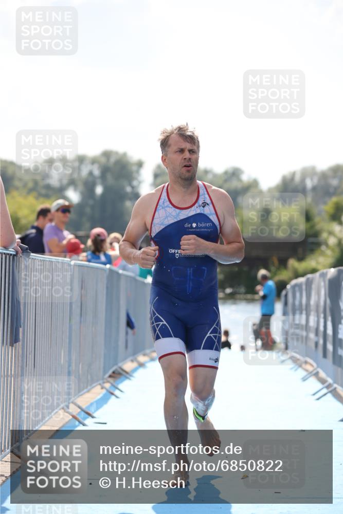 25.08.2024 - Elbe Triathlon Hamburg H.Heesch http://msf.ph/oto/6850822 25.08.2024 15:20:00 Schwimmen  meine-sportfotos.de