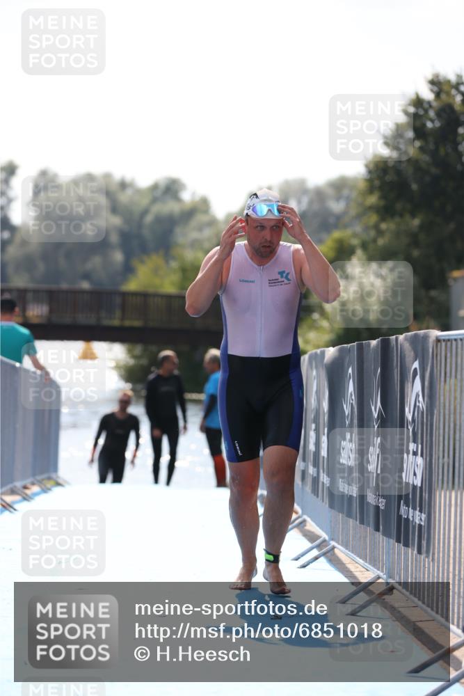 25.08.2024 - Elbe Triathlon Hamburg H.Heesch http://msf.ph/oto/6851018 25.08.2024 15:21:21 Schwimmen  meine-sportfotos.de
