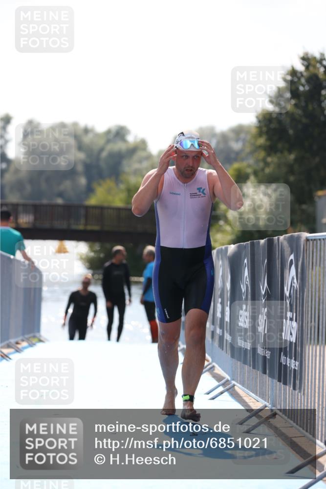 25.08.2024 - Elbe Triathlon Hamburg H.Heesch http://msf.ph/oto/6851021 25.08.2024 15:21:21 Schwimmen  meine-sportfotos.de