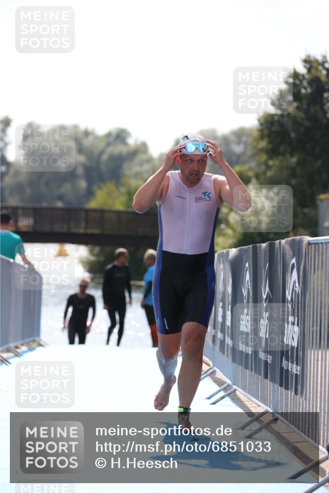 25.08.2024 - Elbe Triathlon Hamburg H.Heesch http://msf.ph/oto/6851033 25.08.2024 15:21:22 Schwimmen  meine-sportfotos.de