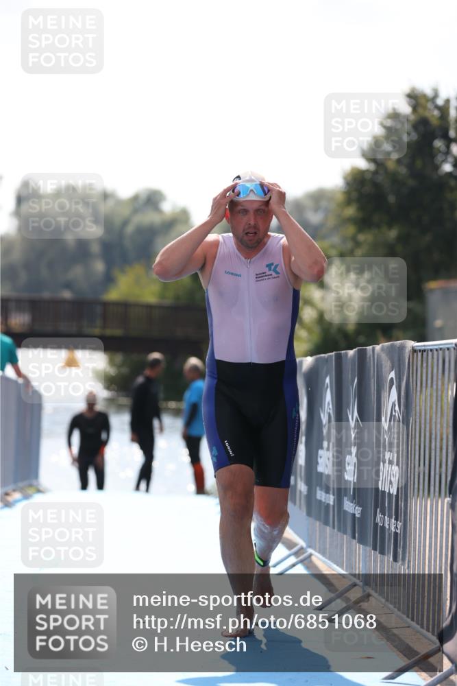 25.08.2024 - Elbe Triathlon Hamburg H.Heesch http://msf.ph/oto/6851068 25.08.2024 15:21:22 Schwimmen  meine-sportfotos.de
