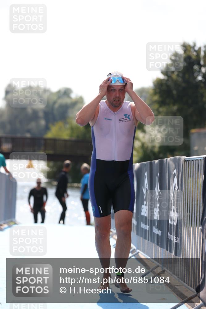 25.08.2024 - Elbe Triathlon Hamburg H.Heesch http://msf.ph/oto/6851084 25.08.2024 15:21:22 Schwimmen  meine-sportfotos.de