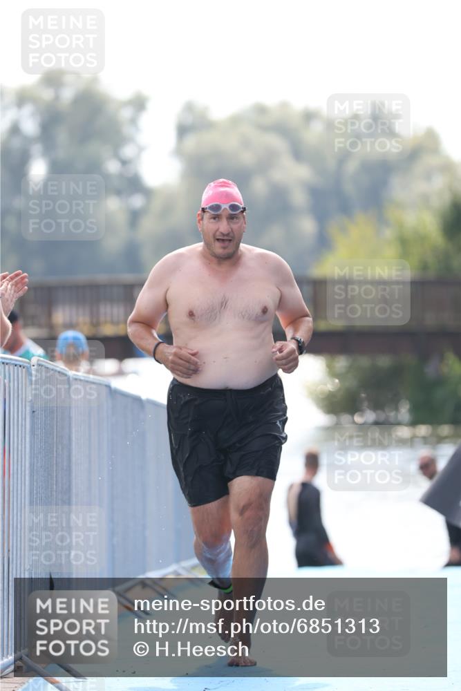 25.08.2024 - Elbe Triathlon Hamburg H.Heesch http://msf.ph/oto/6851313 25.08.2024 15:24:47 Schwimmen  meine-sportfotos.de