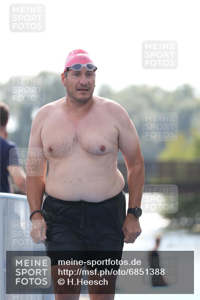 25.08.2024 - Elbe Triathlon Hamburg H.Heesch http://msf.ph/oto/6851388 25.08.2024 15:24:49 Schwimmen  meine-sportfotos.de