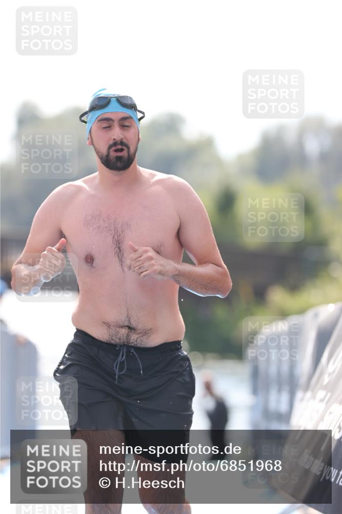25.08.2024 - Elbe Triathlon Hamburg H.Heesch http://msf.ph/oto/6851968 25.08.2024 15:27:32 Schwimmen  meine-sportfotos.de