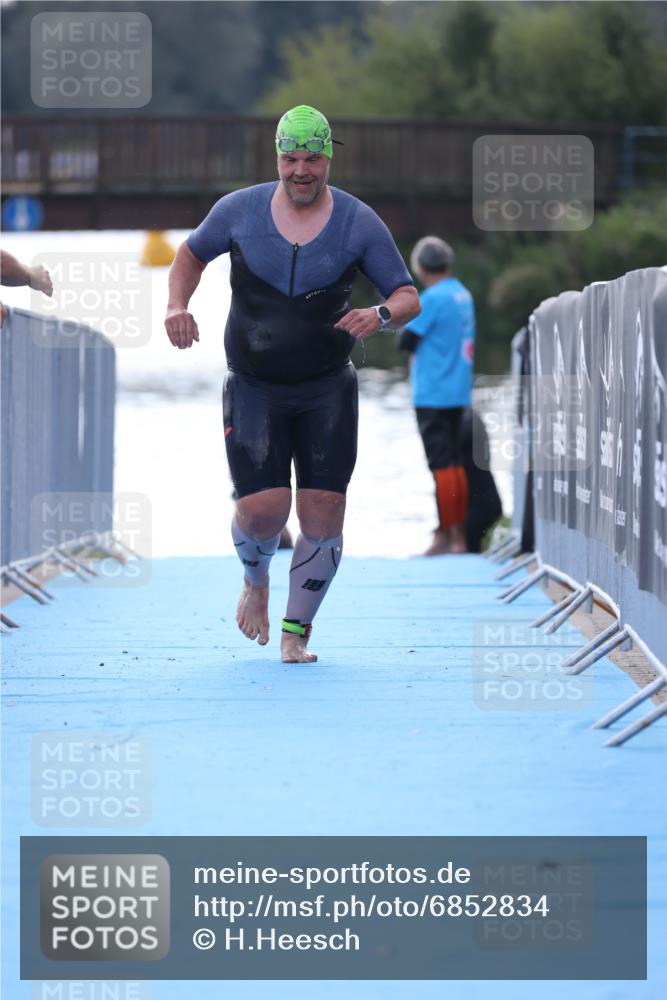 25.08.2024 - Elbe Triathlon Hamburg H.Heesch http://msf.ph/oto/6852834 25.08.2024 15:36:01 Schwimmen  meine-sportfotos.de