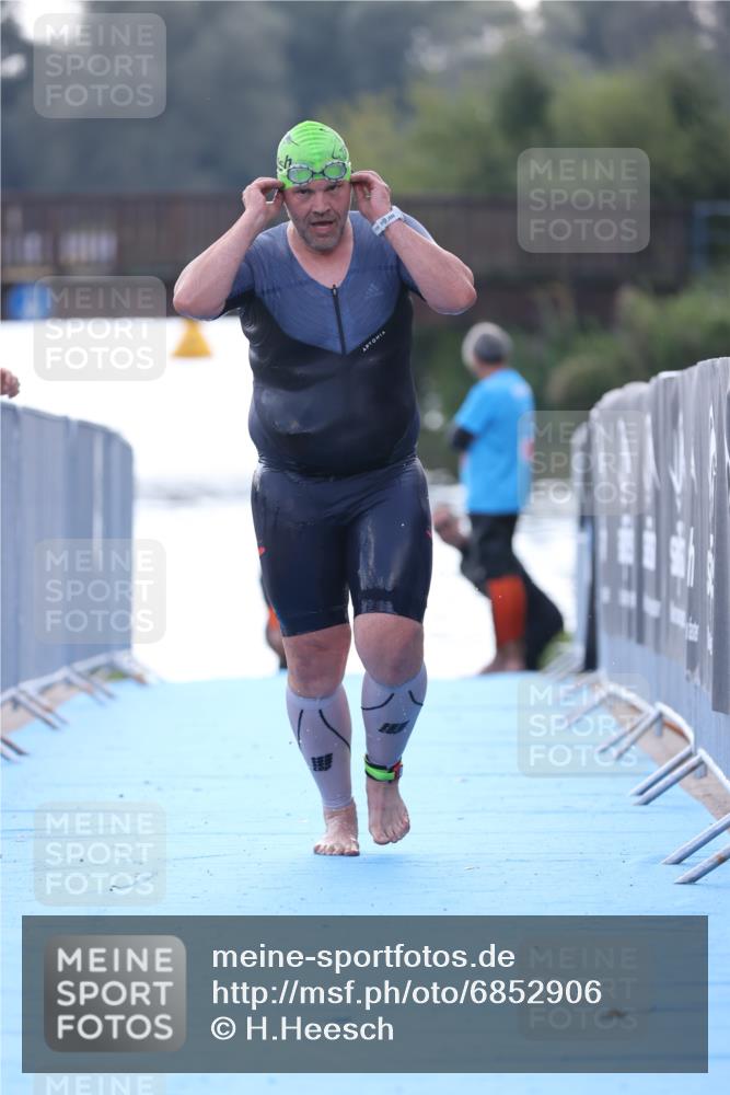 25.08.2024 - Elbe Triathlon Hamburg H.Heesch http://msf.ph/oto/6852906 25.08.2024 15:36:02 Schwimmen  meine-sportfotos.de