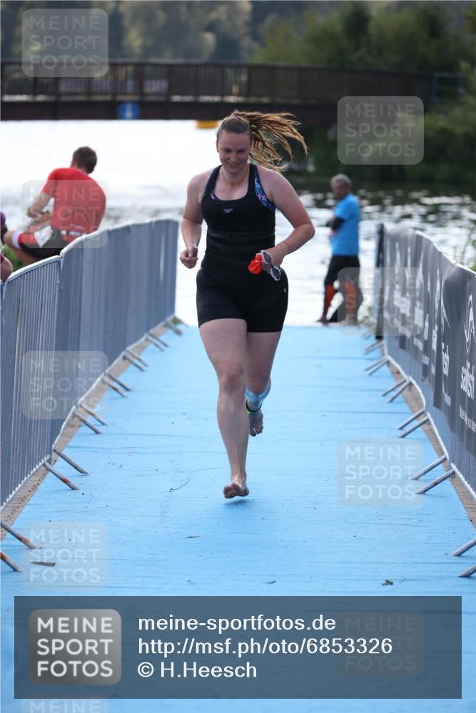 25.08.2024 - Elbe Triathlon Hamburg H.Heesch http://msf.ph/oto/6853326 25.08.2024 15:37:24 Schwimmen  meine-sportfotos.de