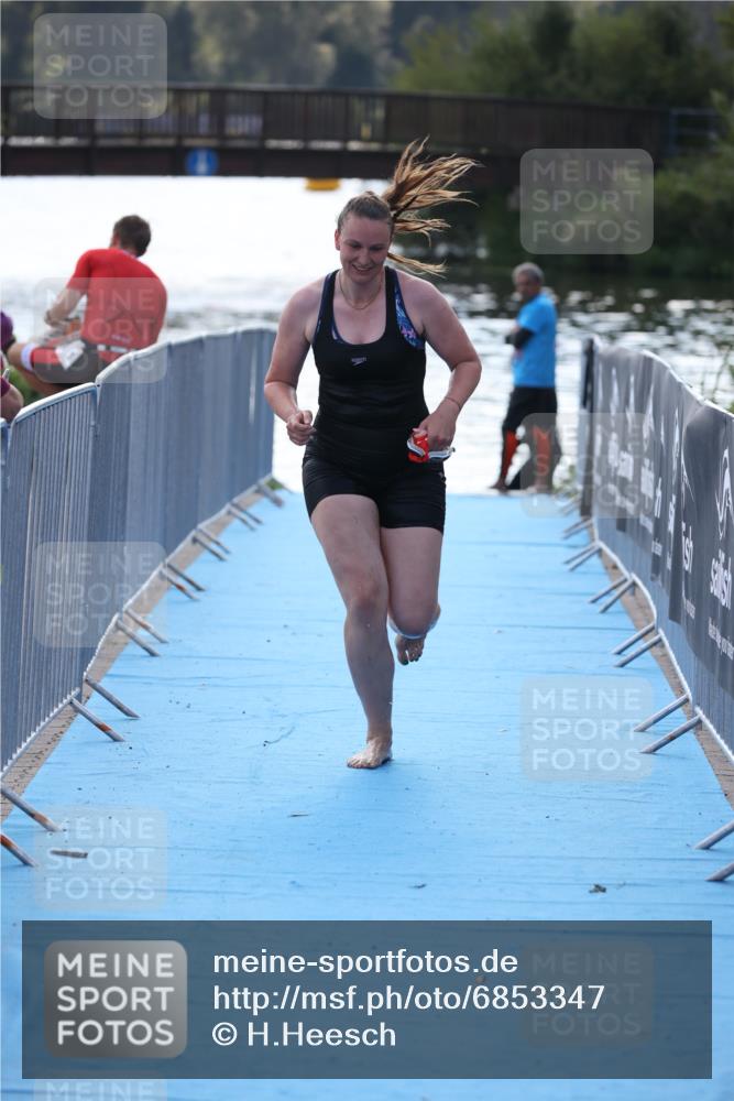 25.08.2024 - Elbe Triathlon Hamburg H.Heesch http://msf.ph/oto/6853347 25.08.2024 15:37:24 Schwimmen  meine-sportfotos.de