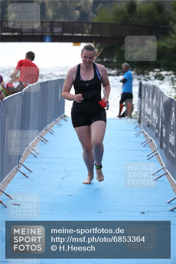 25.08.2024 - Elbe Triathlon Hamburg H.Heesch http://msf.ph/oto/6853364 25.08.2024 15:37:25 Schwimmen  meine-sportfotos.de