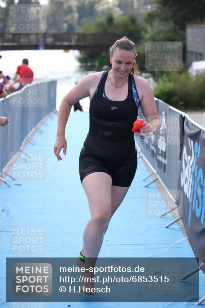 25.08.2024 - Elbe Triathlon Hamburg H.Heesch http://msf.ph/oto/6853515 25.08.2024 15:37:26 Schwimmen  meine-sportfotos.de