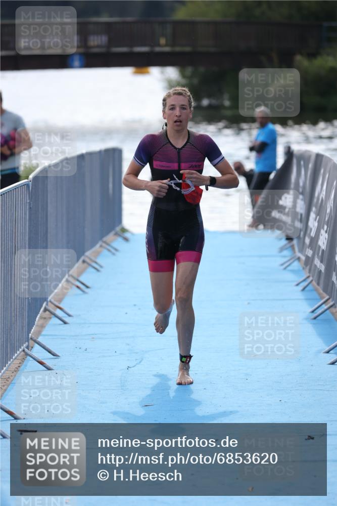25.08.2024 - Elbe Triathlon Hamburg H.Heesch http://msf.ph/oto/6853620 25.08.2024 15:38:18 Schwimmen  meine-sportfotos.de