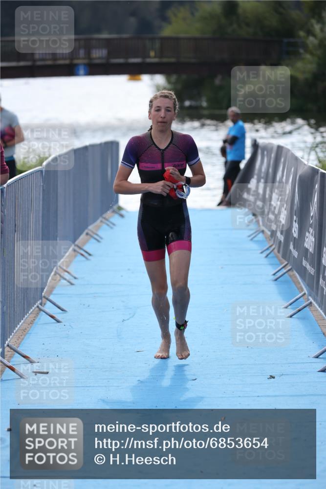 25.08.2024 - Elbe Triathlon Hamburg H.Heesch http://msf.ph/oto/6853654 25.08.2024 15:38:18 Schwimmen  meine-sportfotos.de