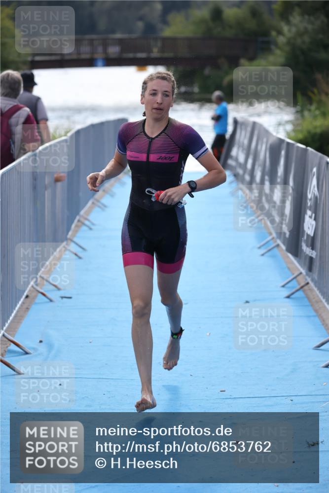 25.08.2024 - Elbe Triathlon Hamburg H.Heesch http://msf.ph/oto/6853762 25.08.2024 15:38:19 Schwimmen  meine-sportfotos.de