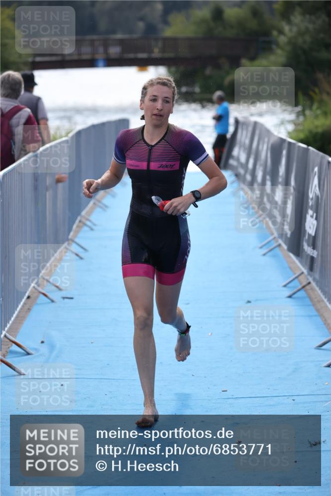 25.08.2024 - Elbe Triathlon Hamburg H.Heesch http://msf.ph/oto/6853771 25.08.2024 15:38:19 Schwimmen  meine-sportfotos.de
