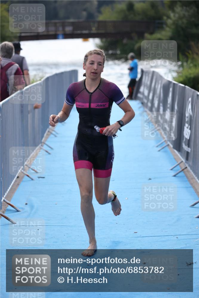 25.08.2024 - Elbe Triathlon Hamburg H.Heesch http://msf.ph/oto/6853782 25.08.2024 15:38:19 Schwimmen  meine-sportfotos.de