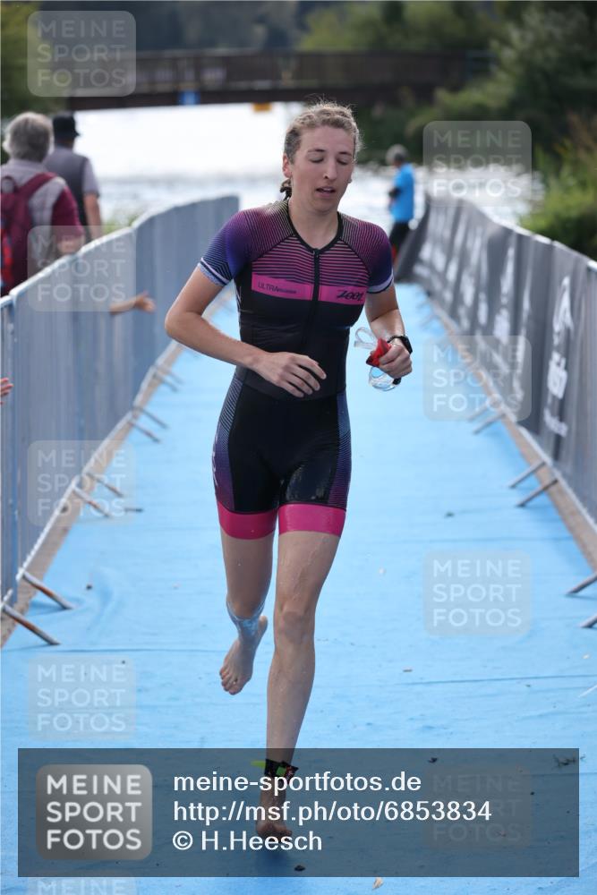 25.08.2024 - Elbe Triathlon Hamburg H.Heesch http://msf.ph/oto/6853834 25.08.2024 15:38:20 Schwimmen  meine-sportfotos.de