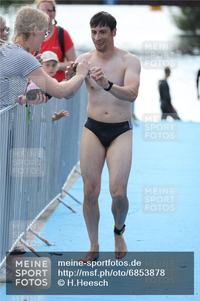 25.08.2024 - Elbe Triathlon Hamburg H.Heesch http://msf.ph/oto/6853878 25.08.2024 15:39:05 Schwimmen  meine-sportfotos.de