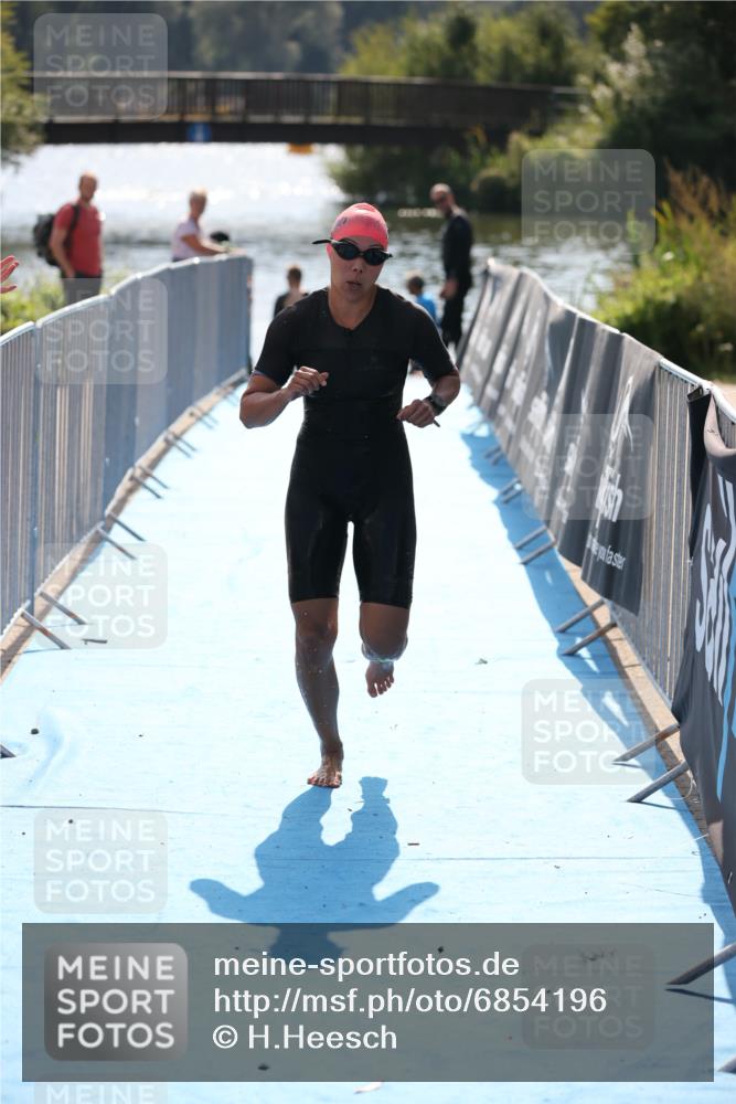 25.08.2024 - Elbe Triathlon Hamburg H.Heesch http://msf.ph/oto/6854196 25.08.2024 15:41:02 Schwimmen  meine-sportfotos.de