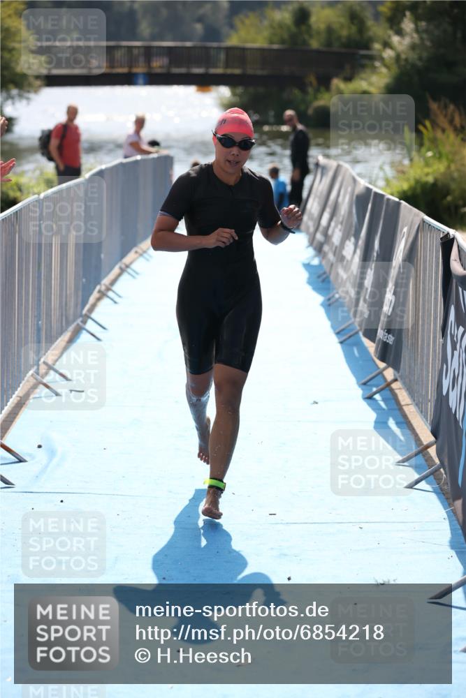 25.08.2024 - Elbe Triathlon Hamburg H.Heesch http://msf.ph/oto/6854218 25.08.2024 15:41:02 Schwimmen  meine-sportfotos.de