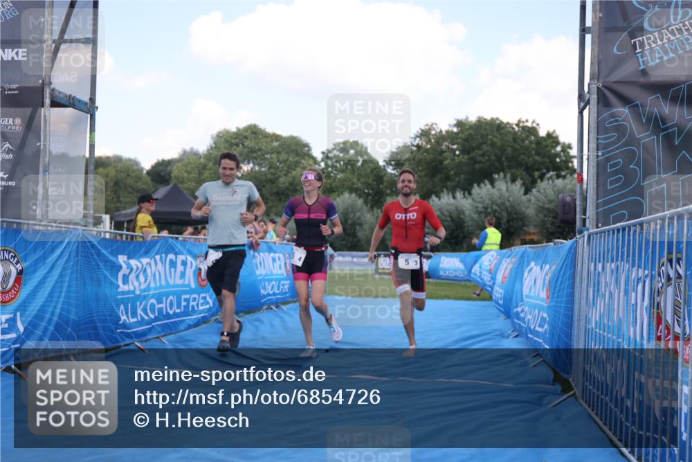 25.08.2024 - Elbe Triathlon Hamburg H.Heesch http://msf.ph/oto/6854726 25.08.2024 16:07:15 Ziel  meine-sportfotos.de