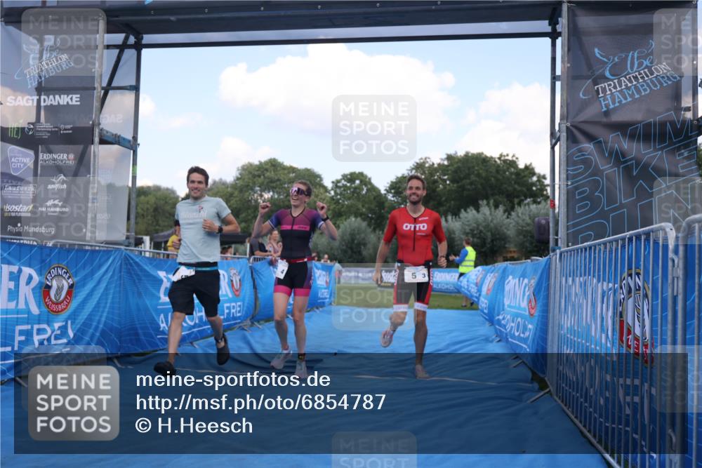 25.08.2024 - Elbe Triathlon Hamburg H.Heesch http://msf.ph/oto/6854787 25.08.2024 16:07:15 Ziel  meine-sportfotos.de