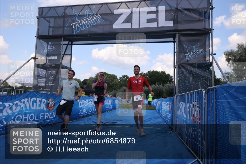 25.08.2024 - Elbe Triathlon Hamburg H.Heesch http://msf.ph/oto/6854879 25.08.2024 16:07:16 Ziel  meine-sportfotos.de