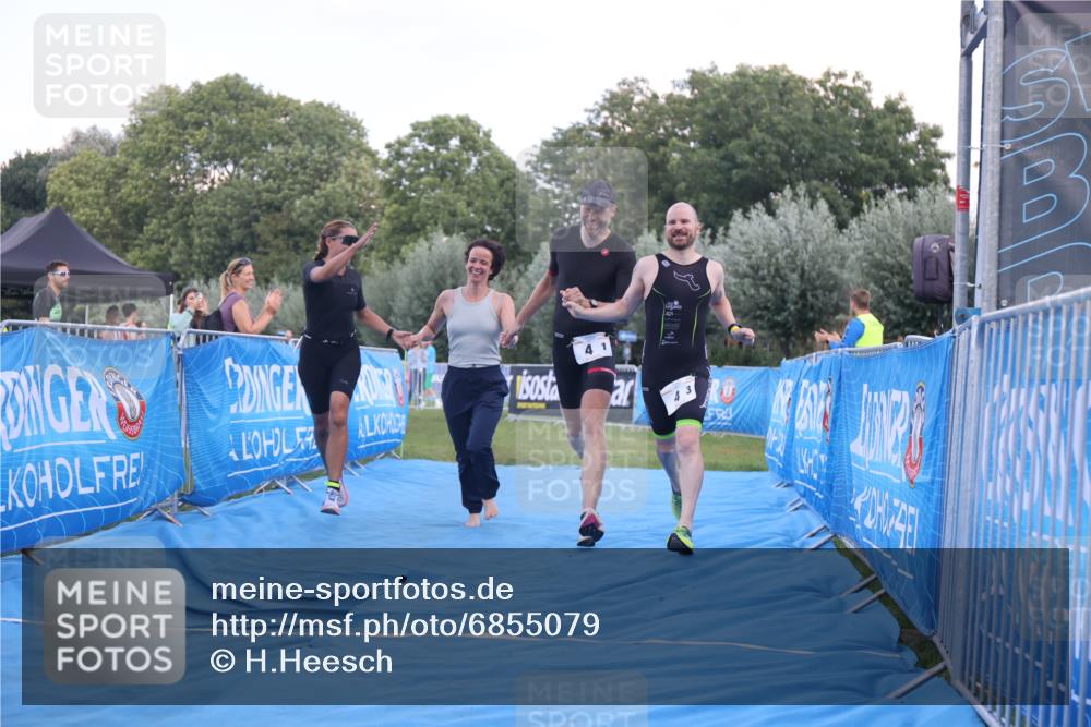 25.08.2024 - Elbe Triathlon Hamburg H.Heesch http://msf.ph/oto/6855079 25.08.2024 16:07:43 Ziel  meine-sportfotos.de