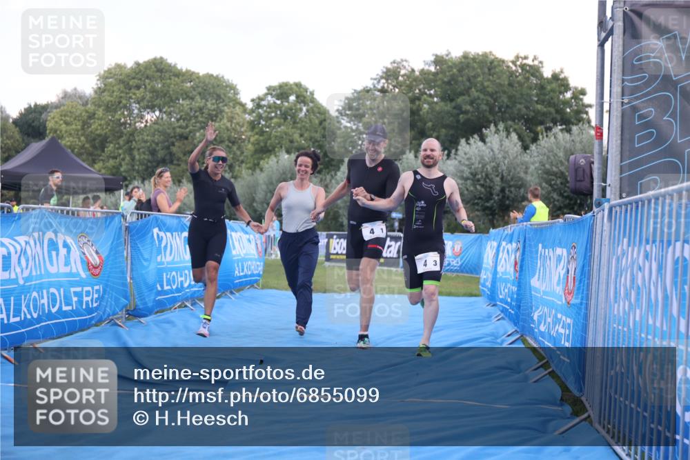 25.08.2024 - Elbe Triathlon Hamburg H.Heesch http://msf.ph/oto/6855099 25.08.2024 16:07:43 Ziel  meine-sportfotos.de