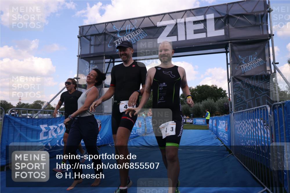 25.08.2024 - Elbe Triathlon Hamburg H.Heesch http://msf.ph/oto/6855507 25.08.2024 16:07:45 Ziel  meine-sportfotos.de