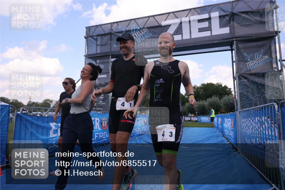 25.08.2024 - Elbe Triathlon Hamburg H.Heesch http://msf.ph/oto/6855517 25.08.2024 16:07:45 Ziel  meine-sportfotos.de