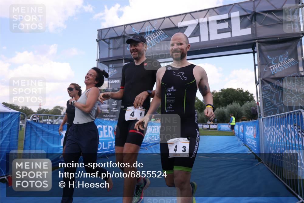 25.08.2024 - Elbe Triathlon Hamburg H.Heesch http://msf.ph/oto/6855524 25.08.2024 16:07:45 Ziel  meine-sportfotos.de