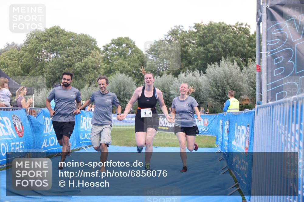 25.08.2024 - Elbe Triathlon Hamburg H.Heesch http://msf.ph/oto/6856076 25.08.2024 16:11:01 Ziel  meine-sportfotos.de
