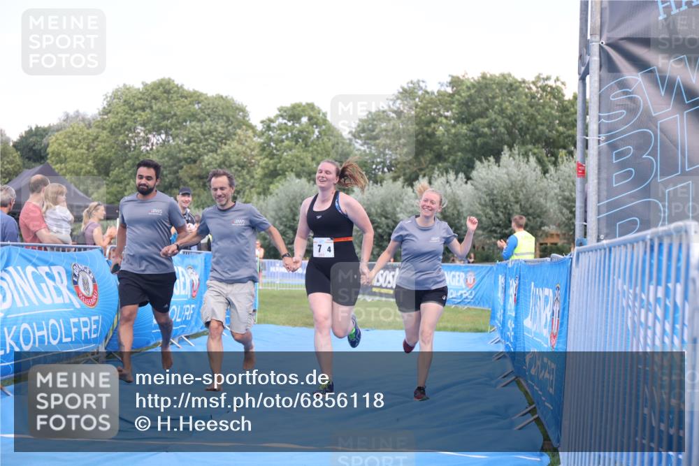 25.08.2024 - Elbe Triathlon Hamburg H.Heesch http://msf.ph/oto/6856118 25.08.2024 16:11:02 Ziel  meine-sportfotos.de