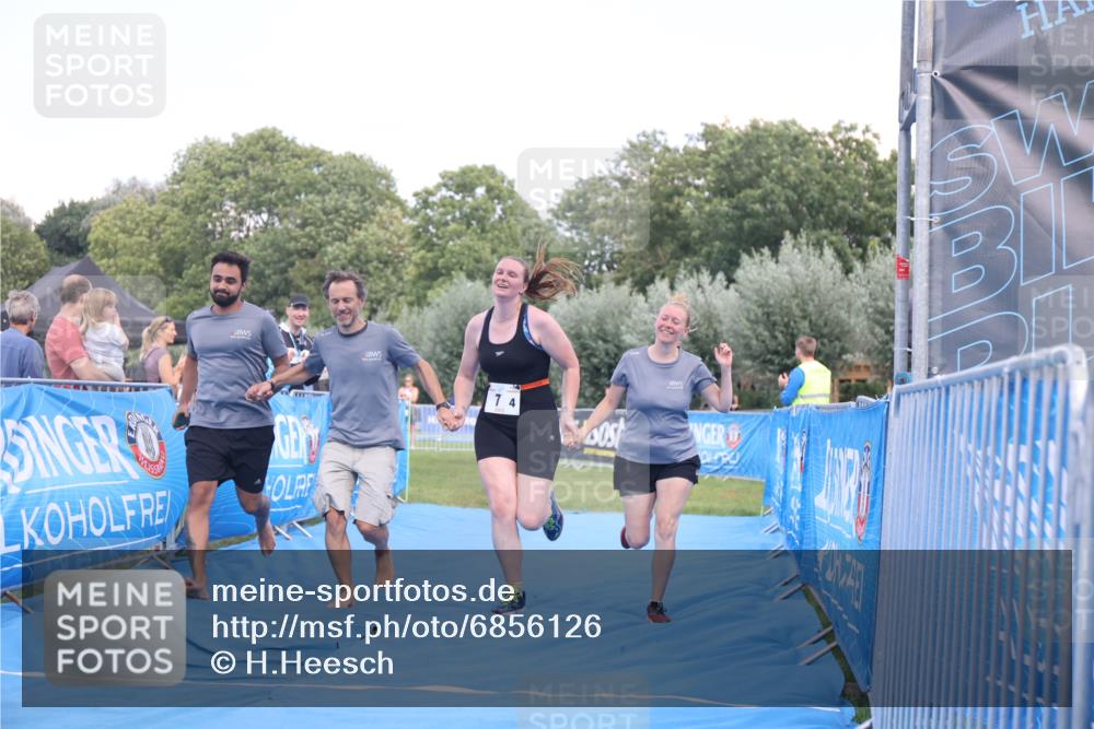 25.08.2024 - Elbe Triathlon Hamburg H.Heesch http://msf.ph/oto/6856126 25.08.2024 16:11:02 Ziel  meine-sportfotos.de