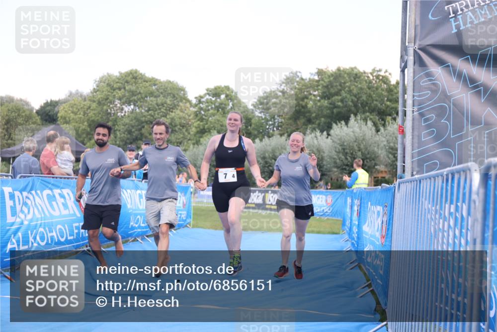 25.08.2024 - Elbe Triathlon Hamburg H.Heesch http://msf.ph/oto/6856151 25.08.2024 16:11:02 Ziel  meine-sportfotos.de